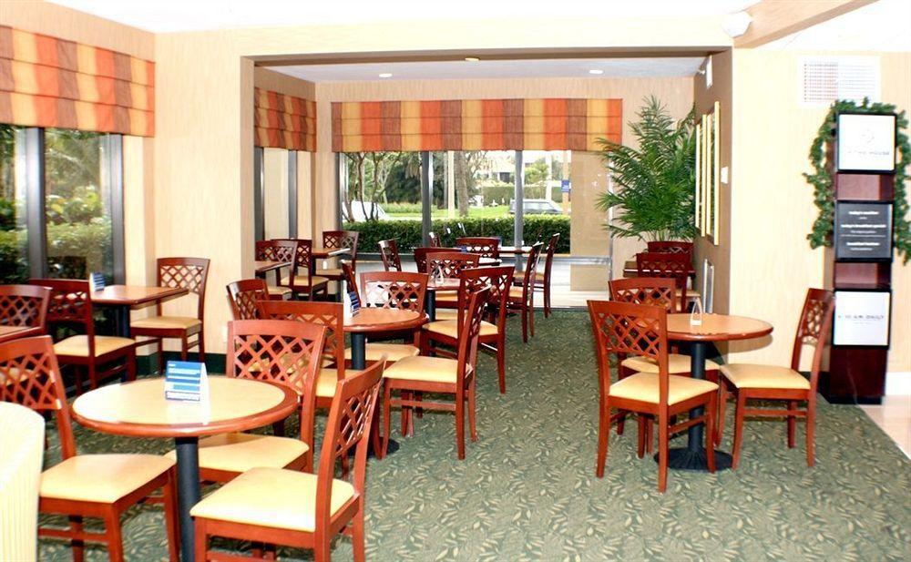 Hampton Inn Naples-Central Екстер'єр фото