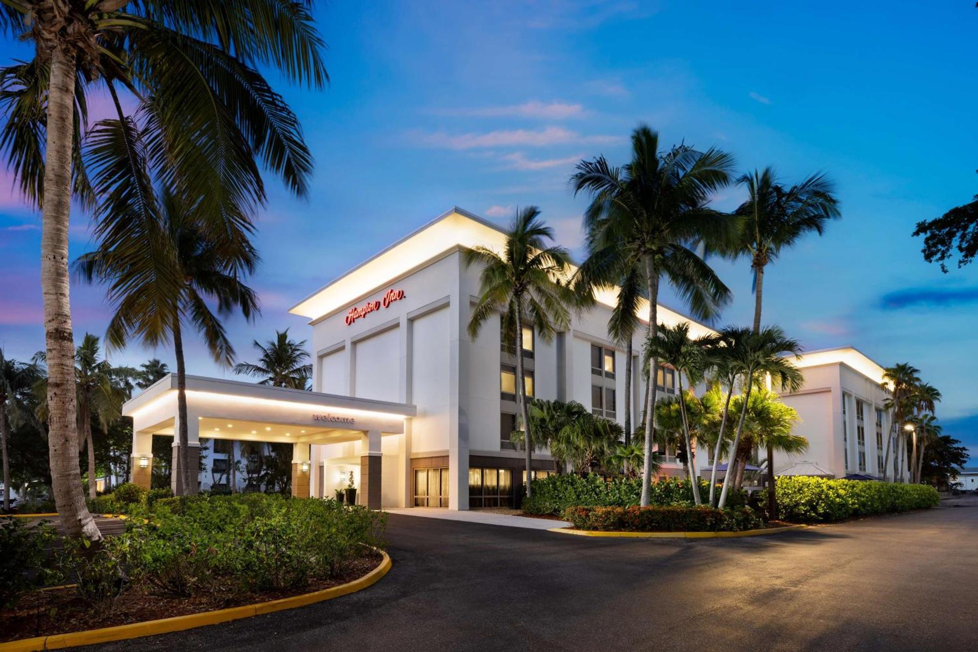 Hampton Inn Naples-Central Екстер'єр фото