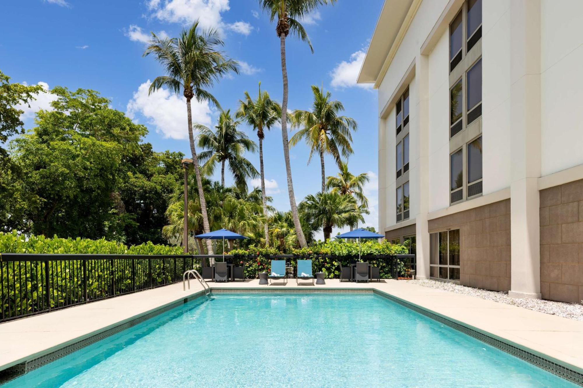 Hampton Inn Naples-Central Екстер'єр фото