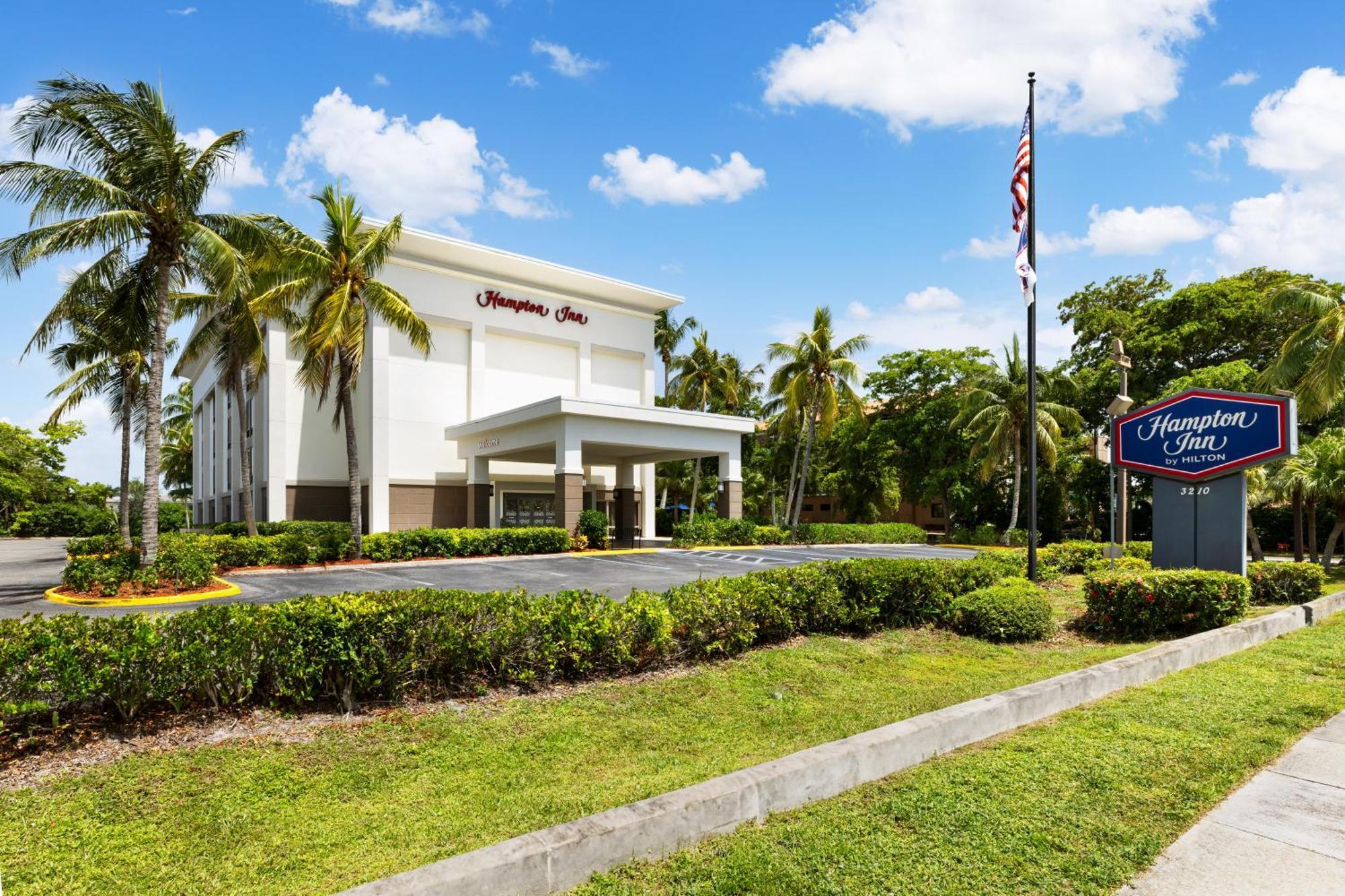 Hampton Inn Naples-Central Екстер'єр фото