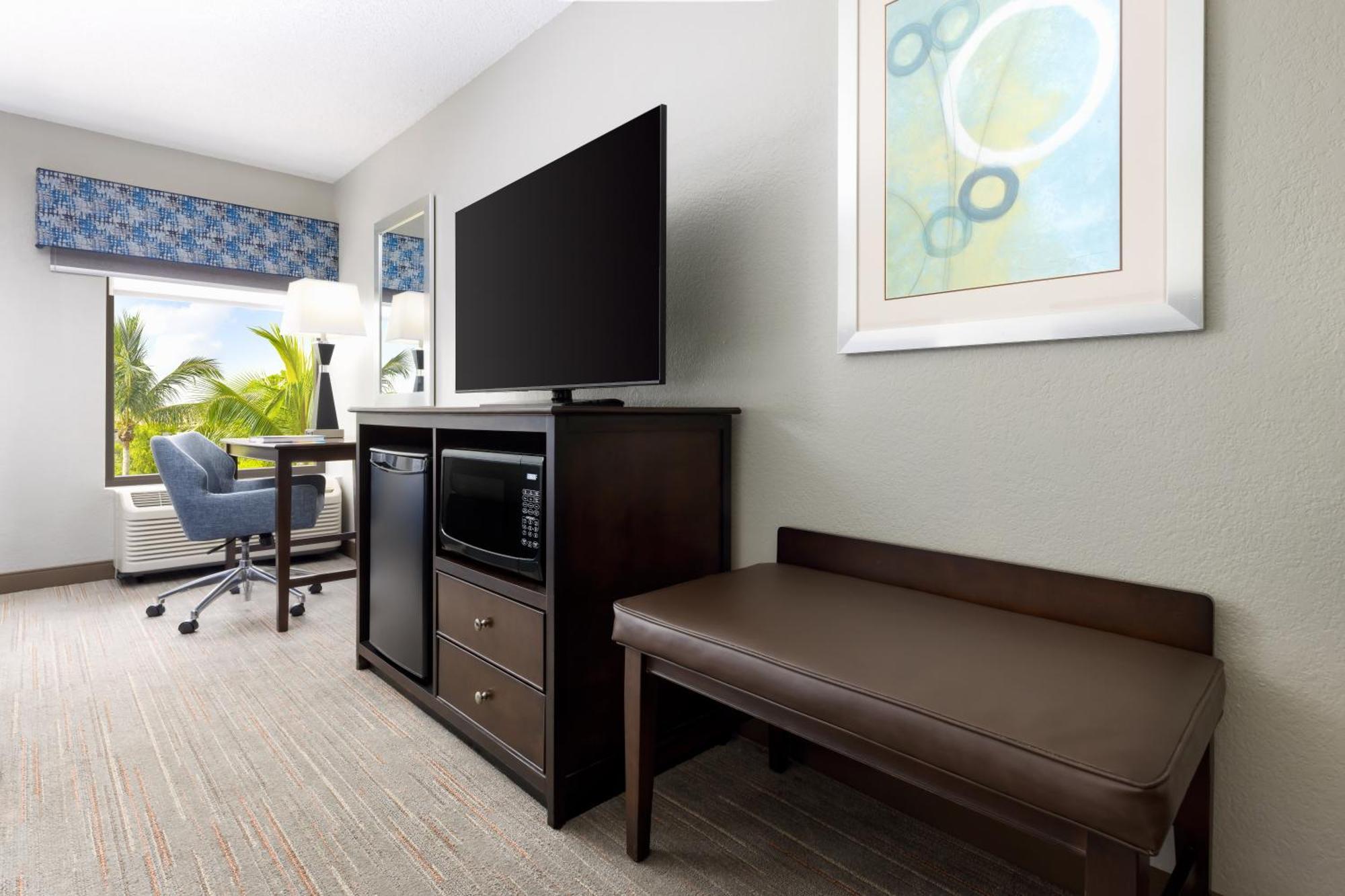Hampton Inn Naples-Central Екстер'єр фото
